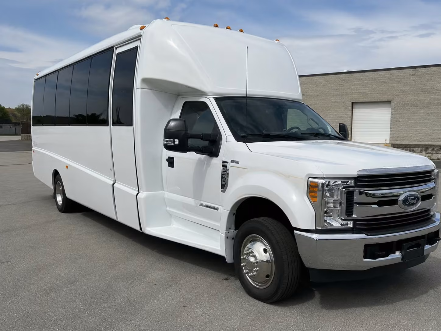 15 passenger minibus