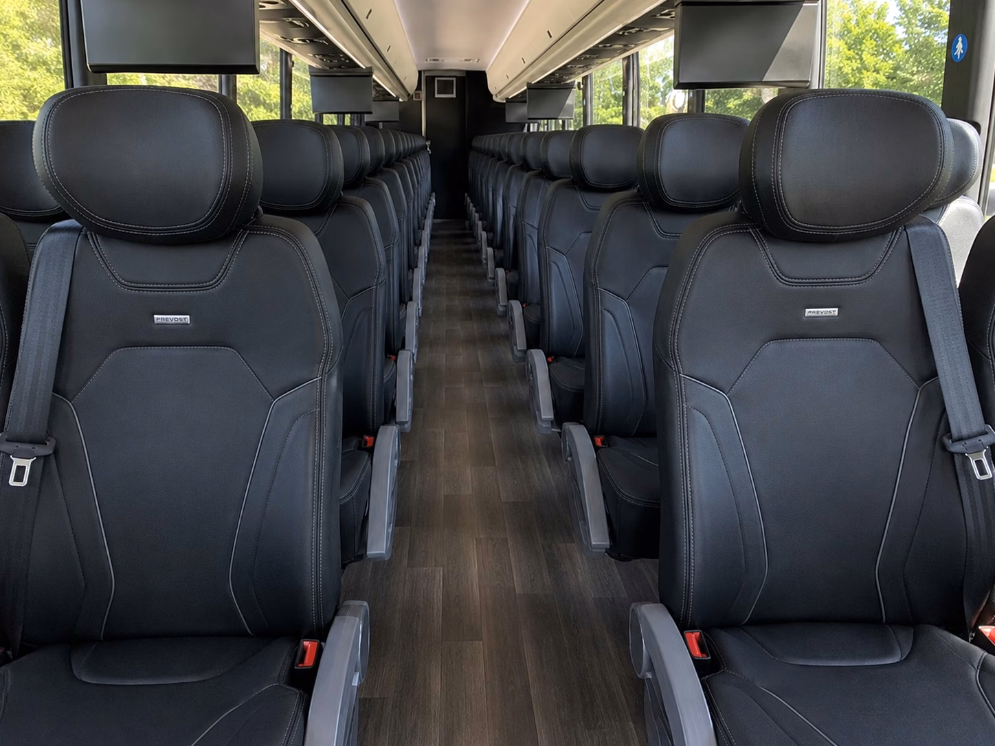 shuttle guests between henderson s most stunning wedding venues without the stress