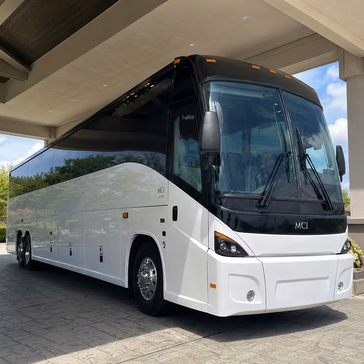what henderson employers need to know about booking a corporate shuttle bus